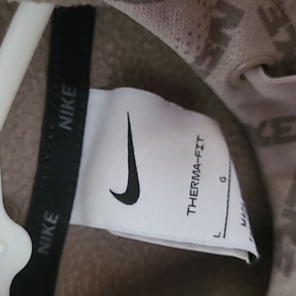 Nike hooded sweatshirt - Picture 2 of 4